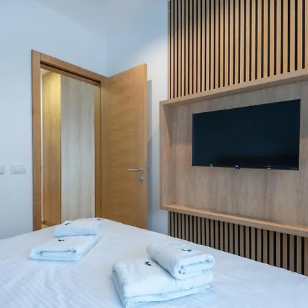 The Forest Club & 아파트