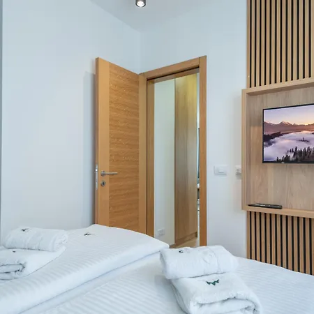 The Forest Club & Apartment *