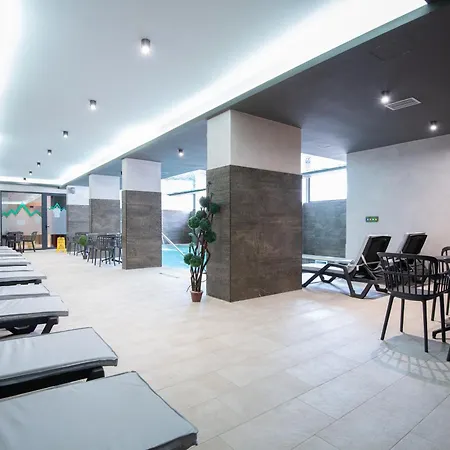 The Forest Club & Apartment *